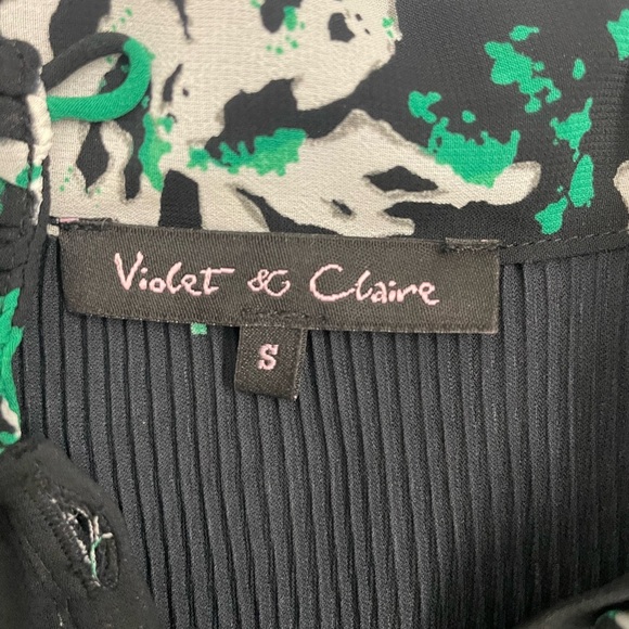 Violet & Claire Black/Green Floral Blouse Pleated With Ruffles 3/4 Sleeves Sz S - Picture 4 of 15